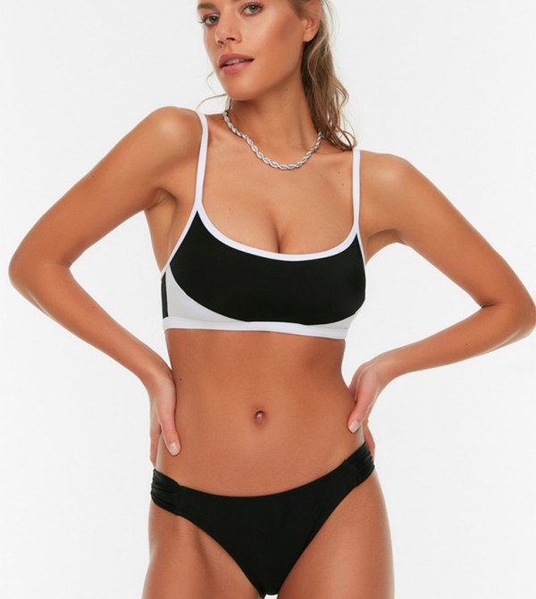 Buy Trendyol Ruffle Detailed Bikini Bottom In Black Thstreet Bahrain