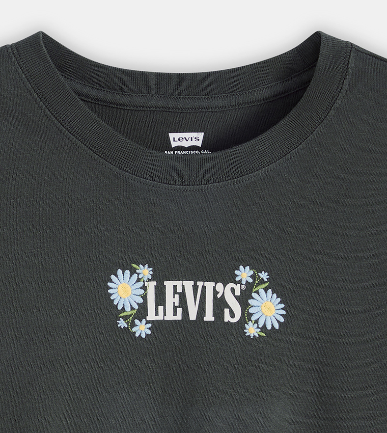 تيشيرت كاجوال بكم قصير وطبعة شعار