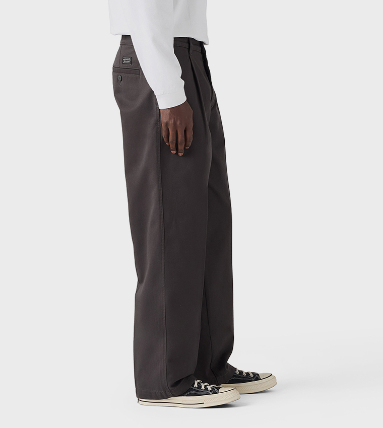 Solid Loose Fit Pleated Chinos