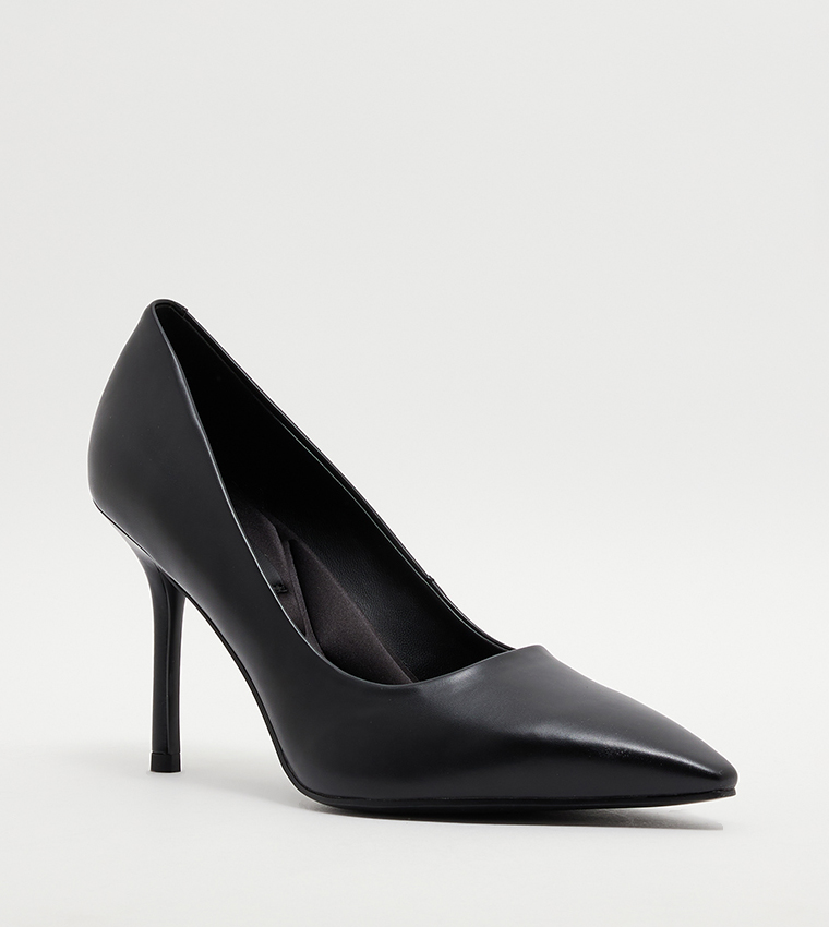 حذاء كعب عالي بمقدمة مدببة