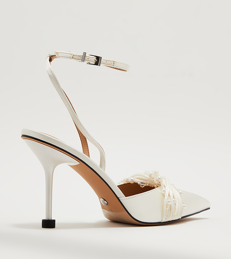 حذاء كعب مزين بالخرز وبسير كاحل