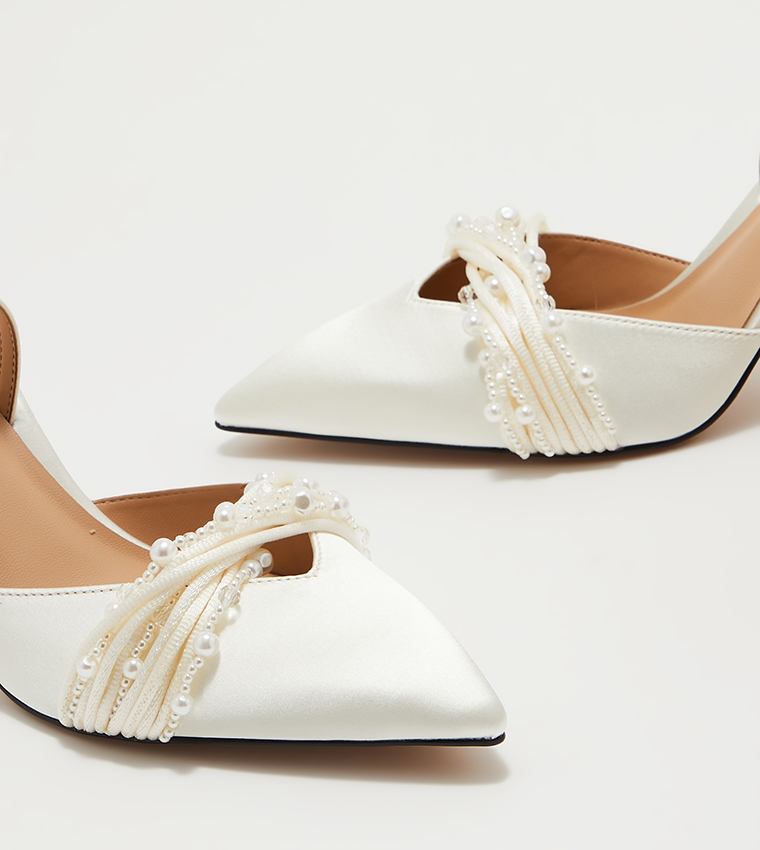 حذاء كعب مزين بالخرز وبسير كاحل