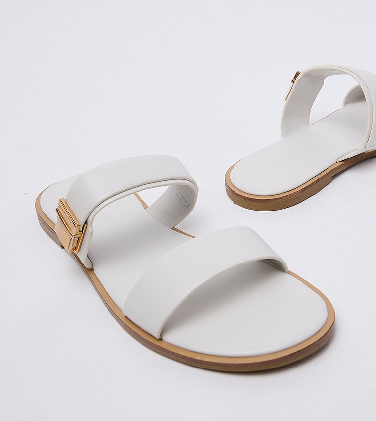 تشارلز آند كيث  الصنادل المسطحة - لون طبشوري  Flat Sandals