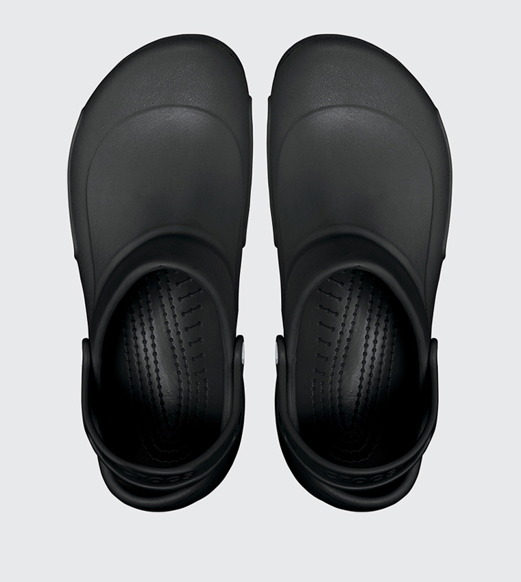 صندل بلون أسود