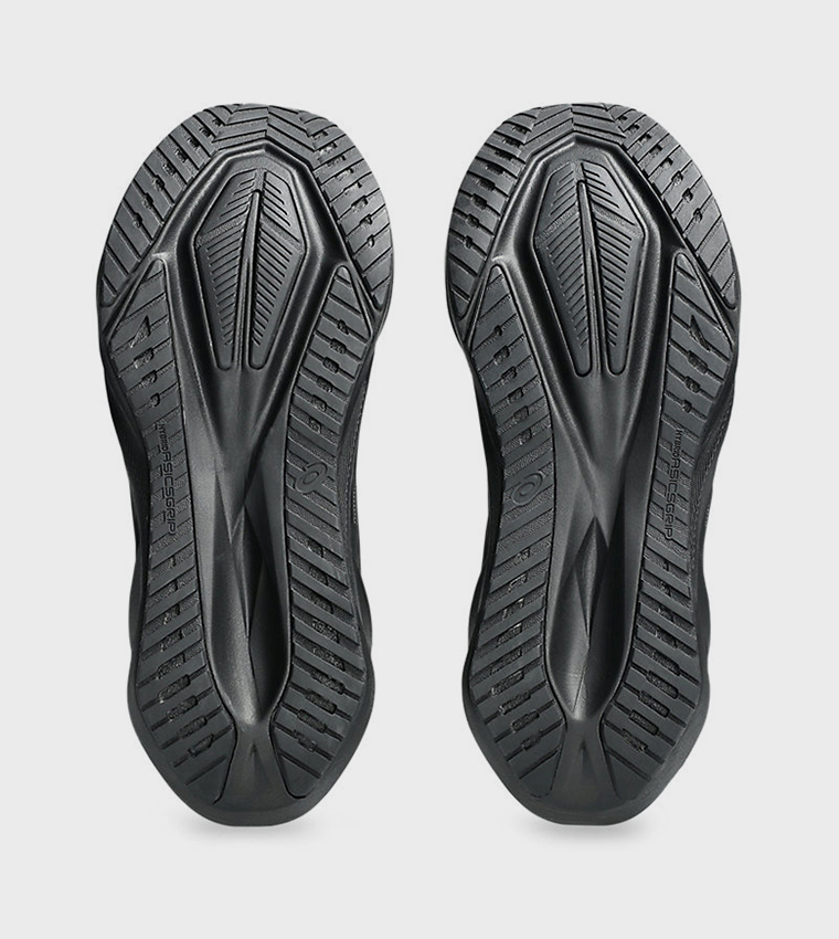 NOVABLAST 5 Lace Up Running Shoes