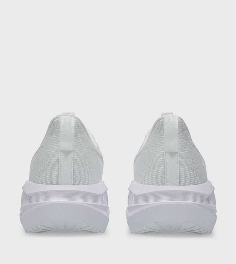 NOVABLAST 5 Lace Up Running Shoes