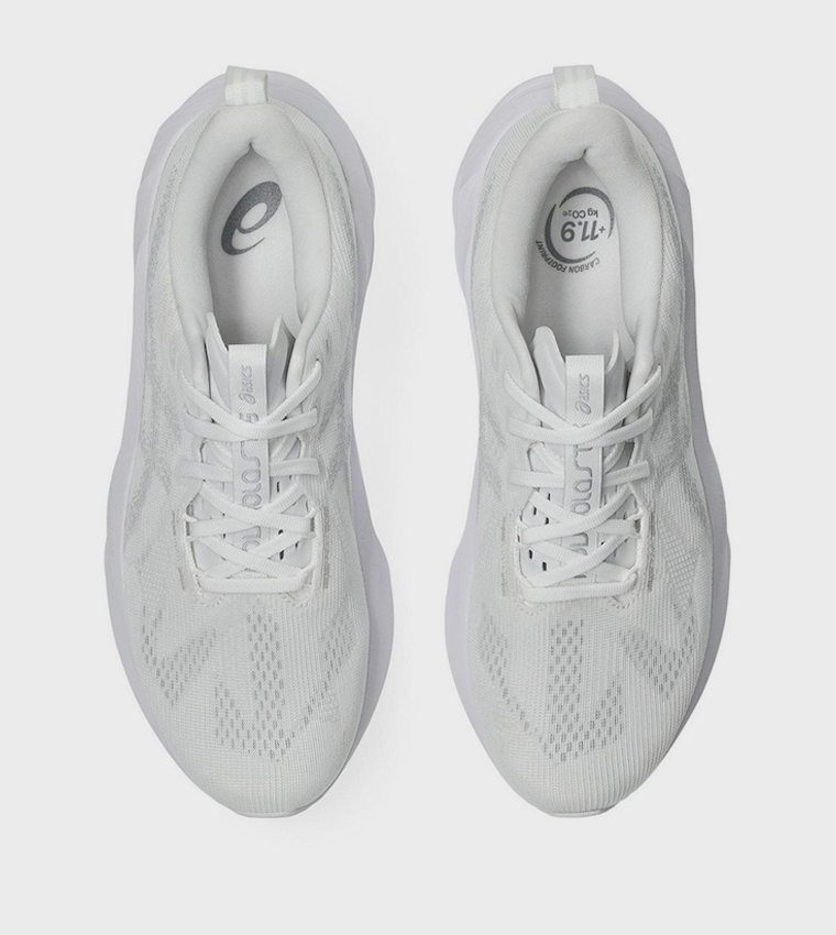 NOVABLAST 5 Lace Up Running Shoes