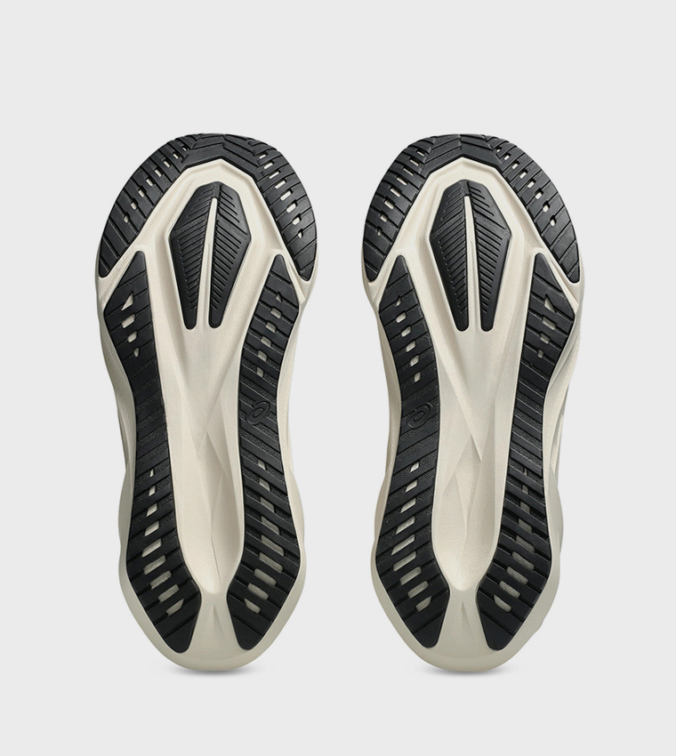 NOVABLAST 5 Running Shoes