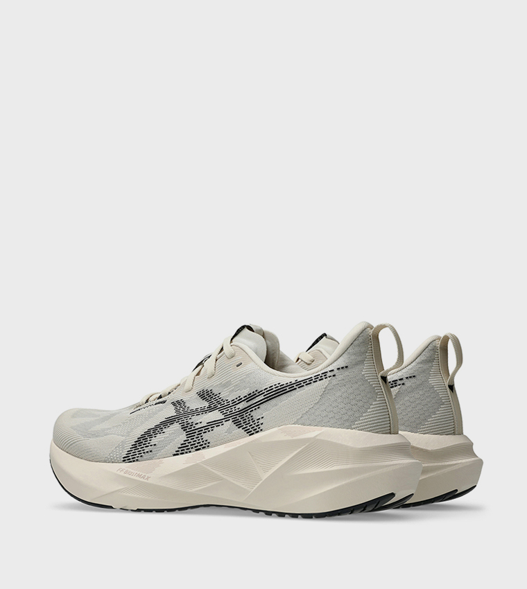 NOVABLAST 5 Running Shoes