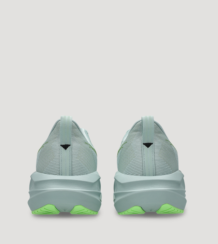 NOVABLAST 5 Textured Running Shoes