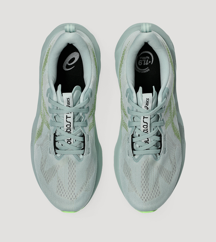 NOVABLAST 5 Textured Running Shoes