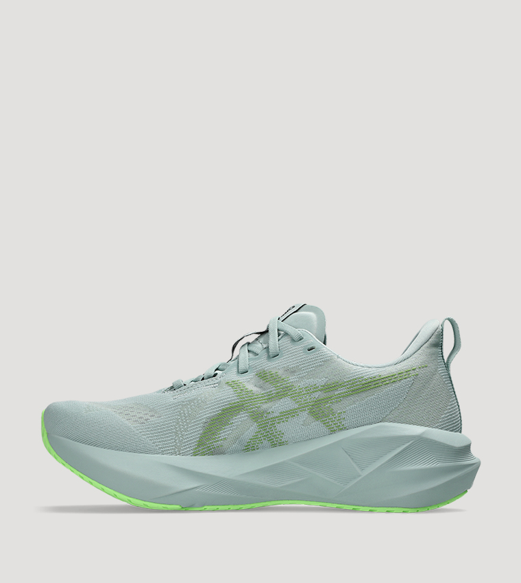 NOVABLAST 5 Textured Running Shoes