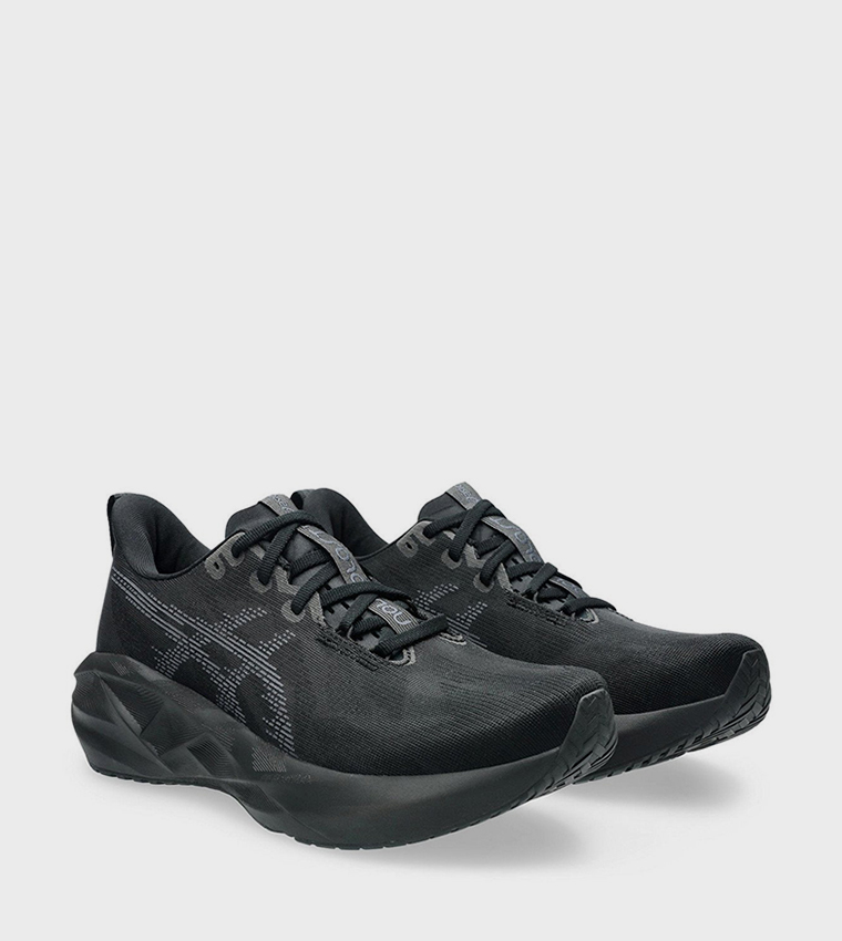 NOVABLAST 5 Lace Up Running Shoes
