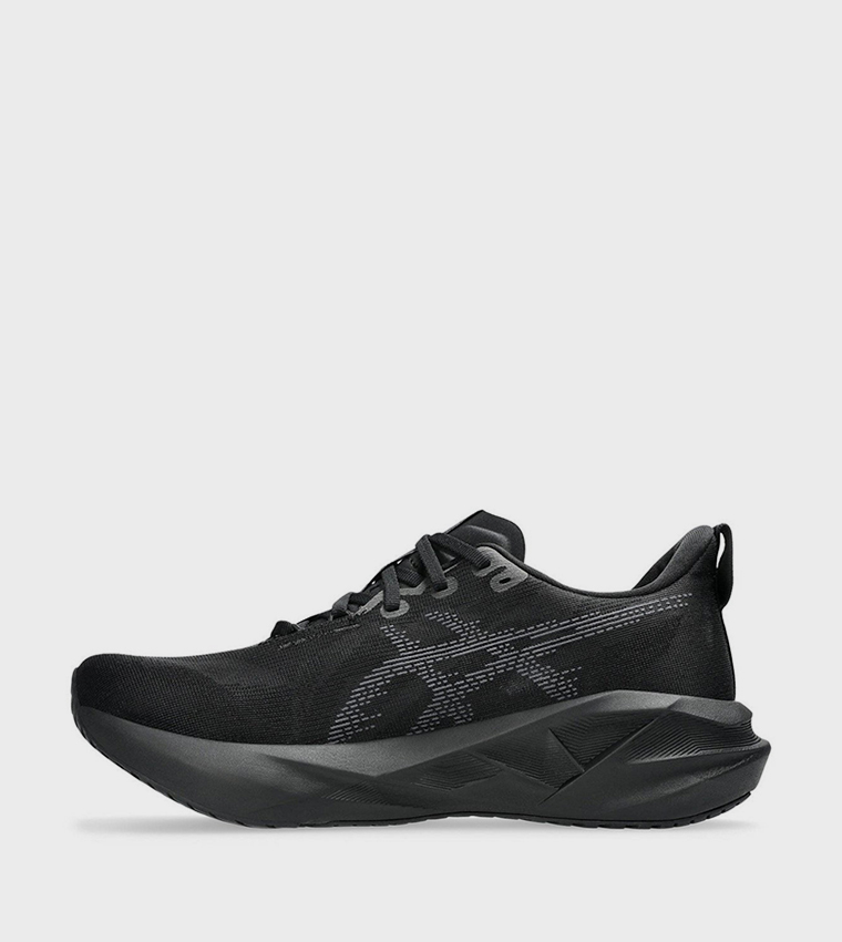 NOVABLAST 5 Lace Up Running Shoes