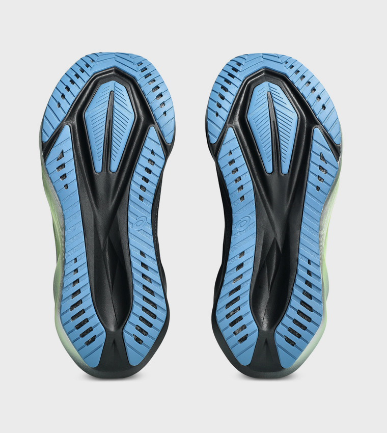 NOVABLAST 5 LUXE Lace Up Running Shoes