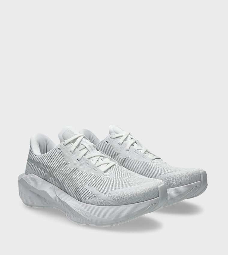 NOVABLAST 6 Running Shoes