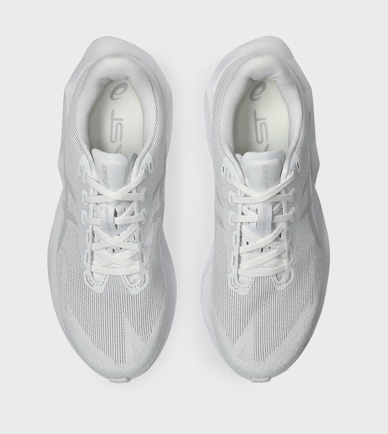 NOVABLAST 6 Running Shoes