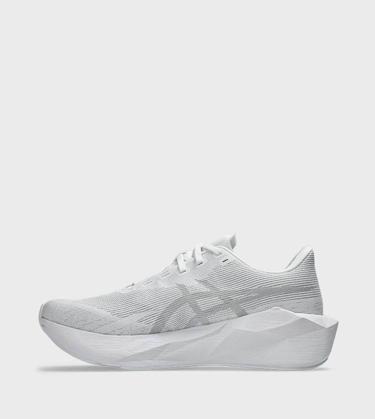 NOVABLAST 6 Running Shoes