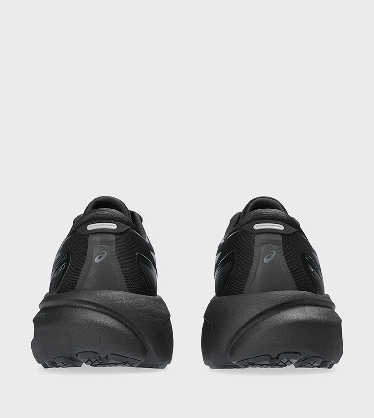 حذاء جري برباط 