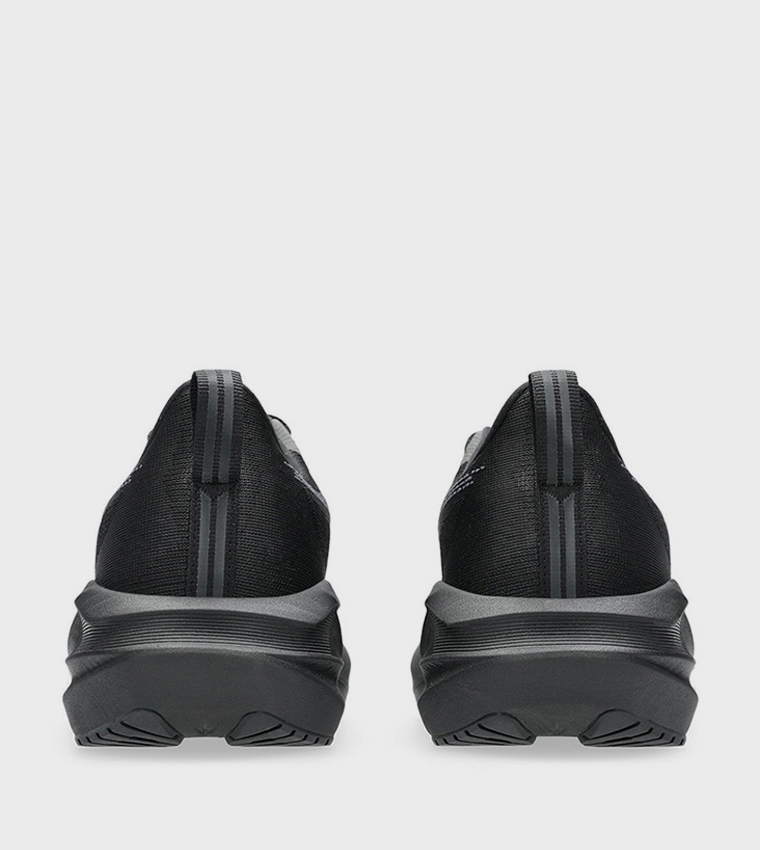 NOVABLAST 5 Running Shoes