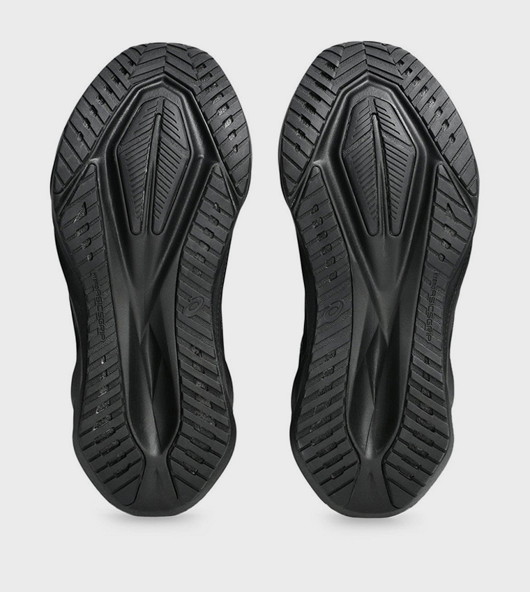 NOVABLAST 5 Running Shoes