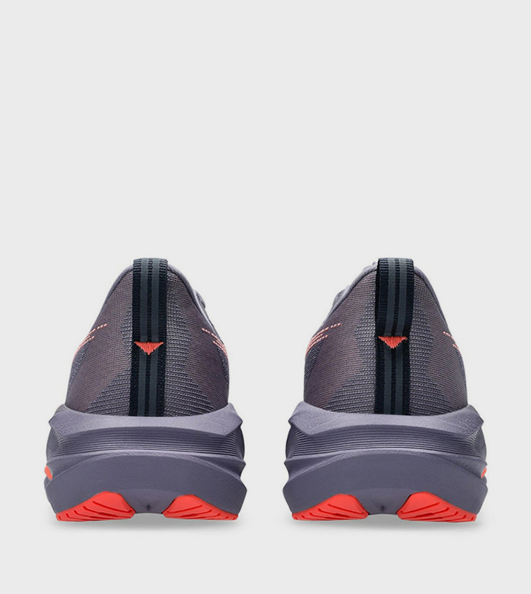 NOVABLAST 5 Running Shoes