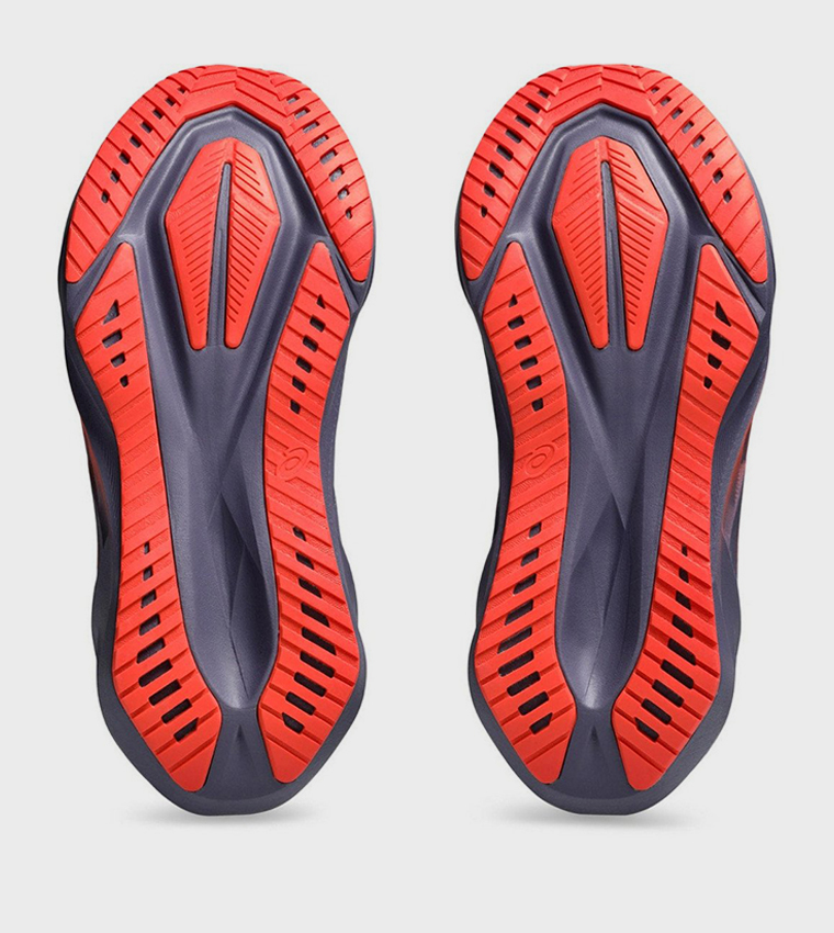 NOVABLAST 5 Running Shoes
