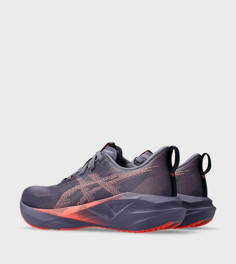NOVABLAST 5 Running Shoes