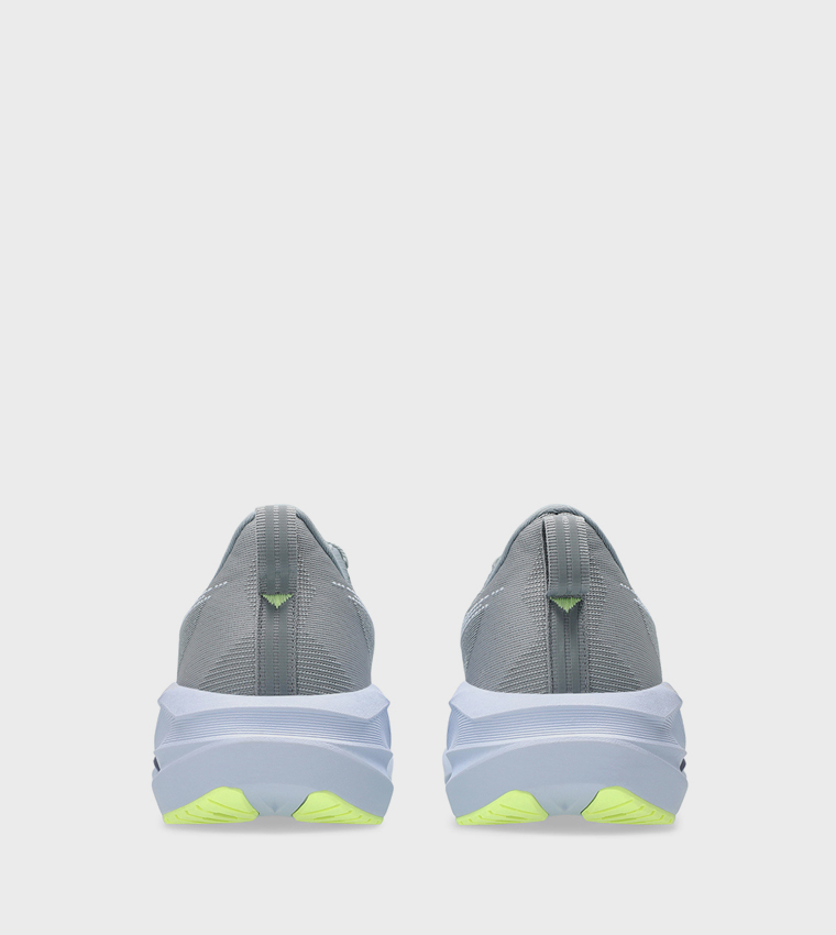 NOVABLAST 5 Running Shoes