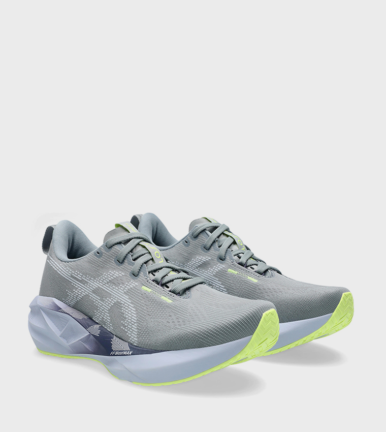 NOVABLAST 5 Running Shoes