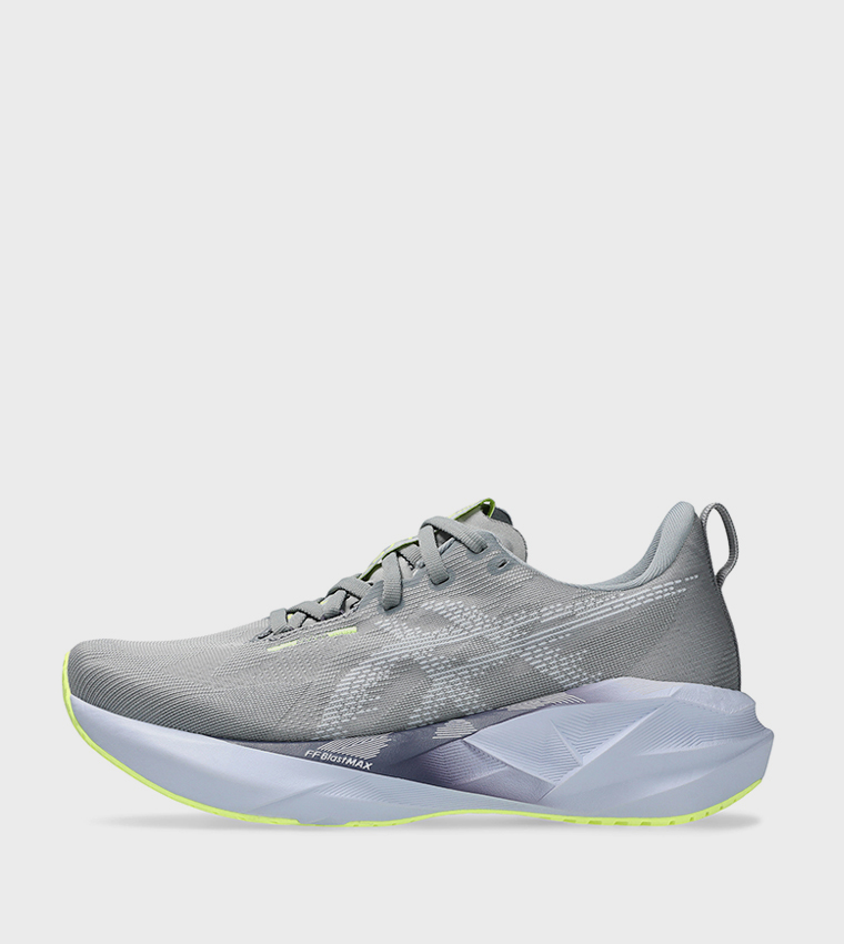 NOVABLAST 5 Running Shoes
