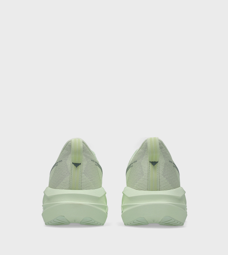 NOVABLAST 5 Running Shoes