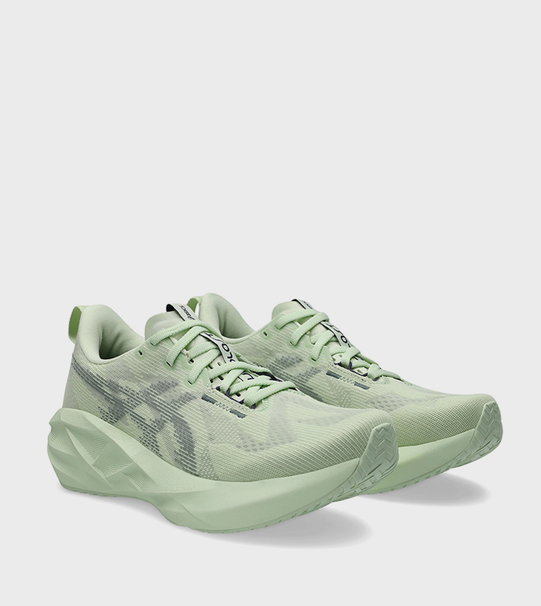 NOVABLAST 5 Running Shoes