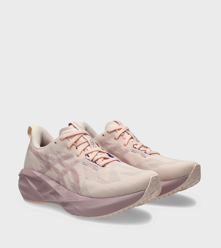NOVABLAST 5 Running Shoes