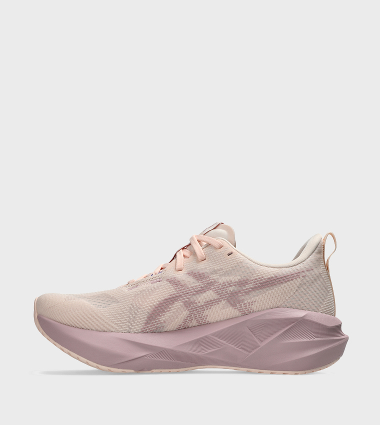NOVABLAST 5 Running Shoes