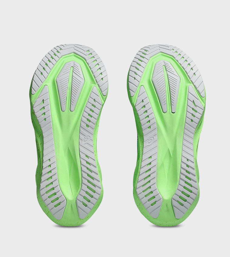 NOVABLAST 5 Lace Up Running Shoes