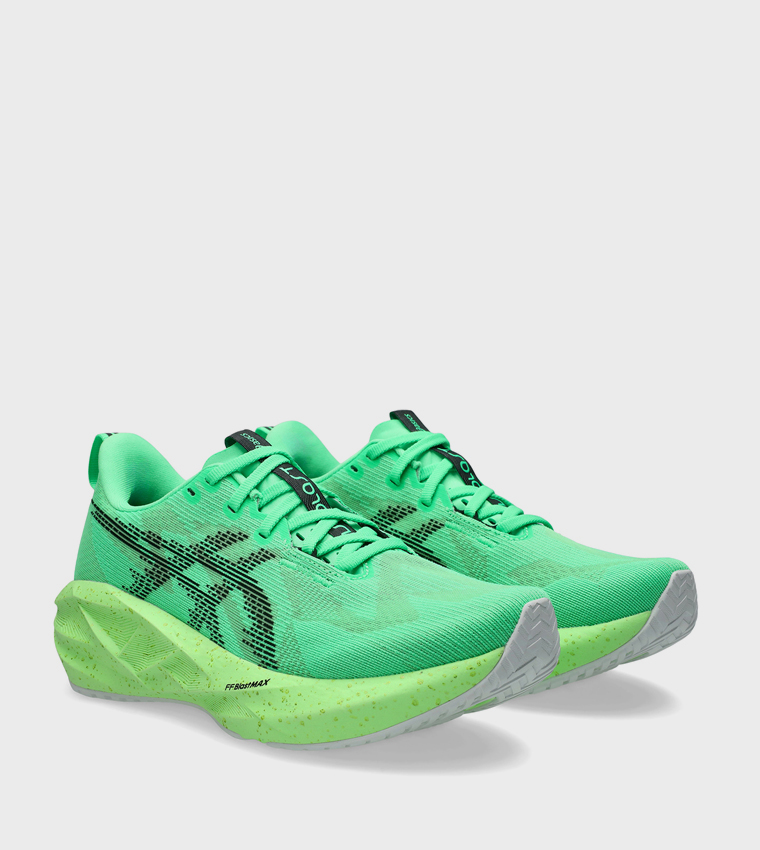 NOVABLAST 5 Lace Up Running Shoes