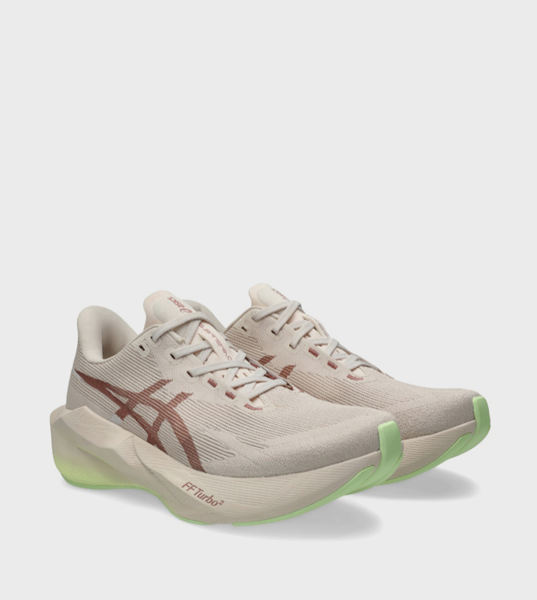 NOVABLAST 6 Running Shoes