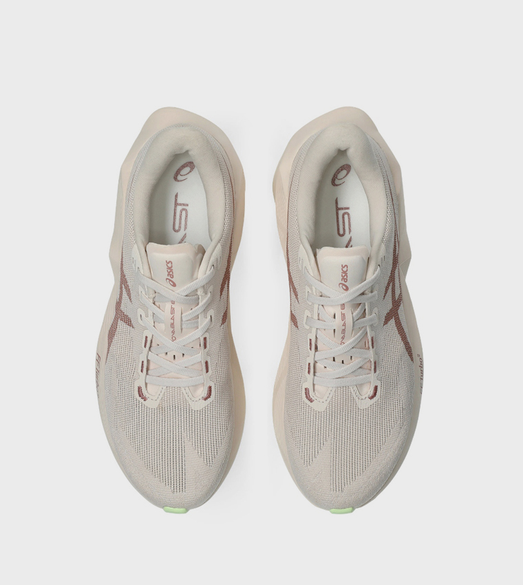 NOVABLAST 6 Running Shoes