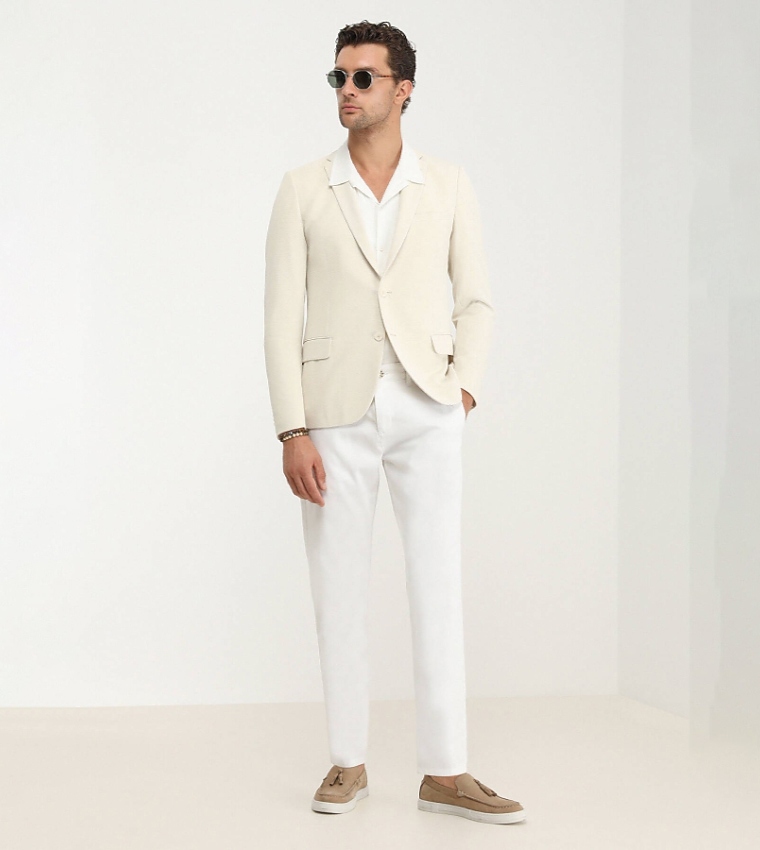 Solid Slim Fit Single Breasted Blazer