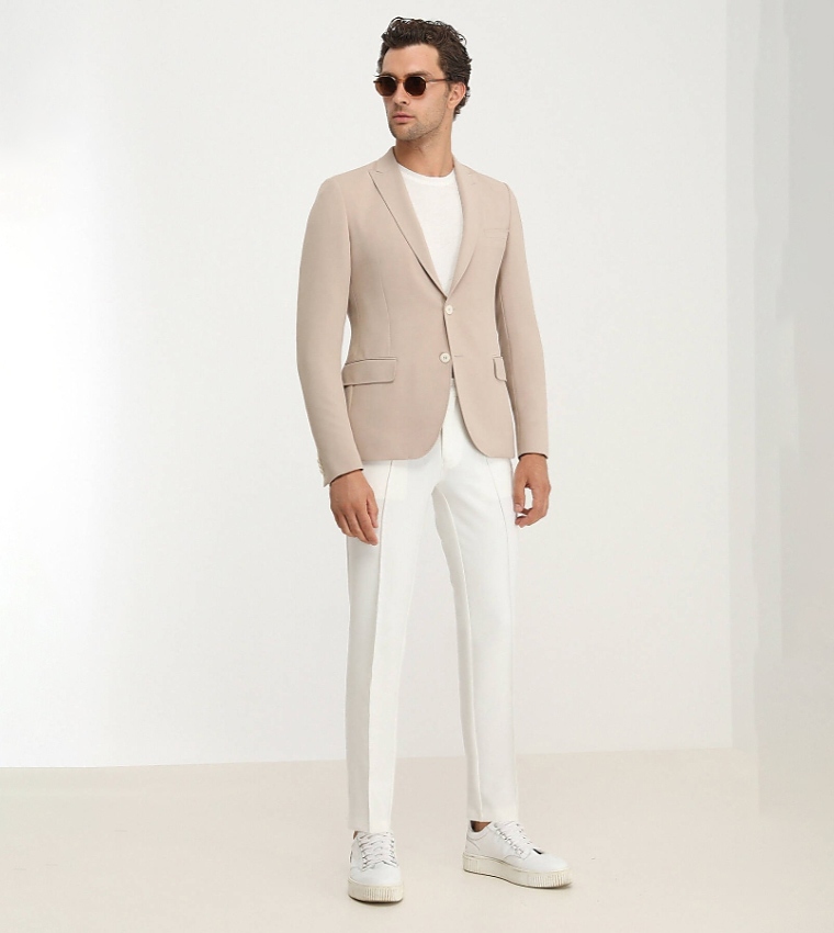 Solid Slim Fit Single Breasted Blazer