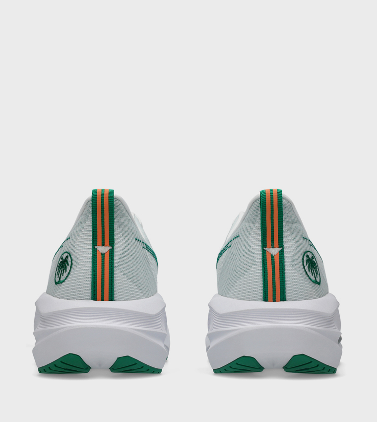 NOVABLAST 5 Lace Up Running Shoes