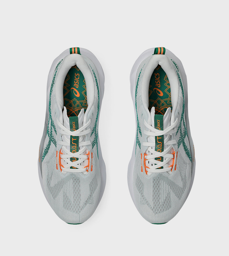 NOVABLAST 5 Lace Up Running Shoes
