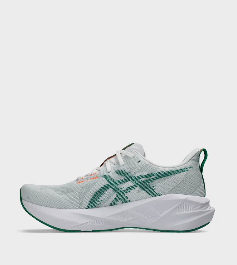 NOVABLAST 5 Lace Up Running Shoes