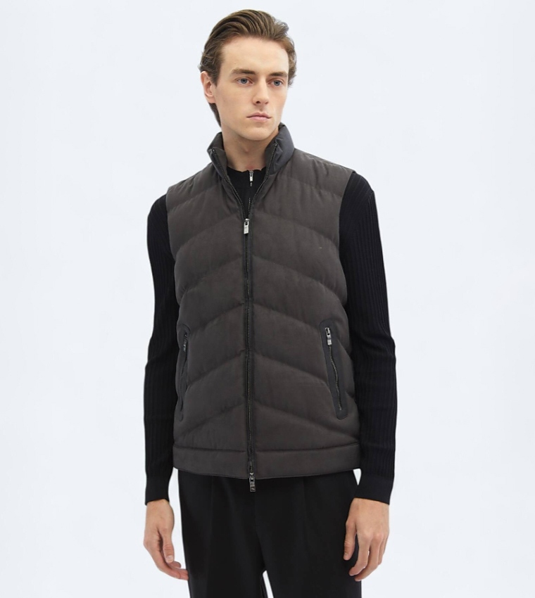 Solid Regular Fit High Neck Gilet