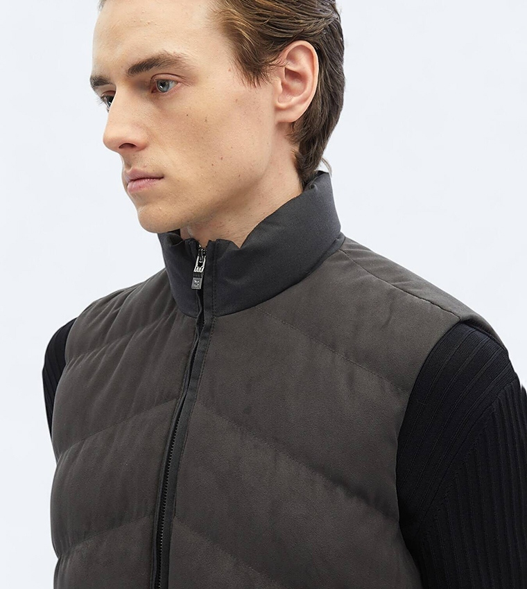 Solid Regular Fit High Neck Gilet