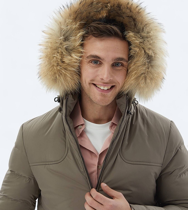 Solid Regular Fit Hooded Puffer Jacket