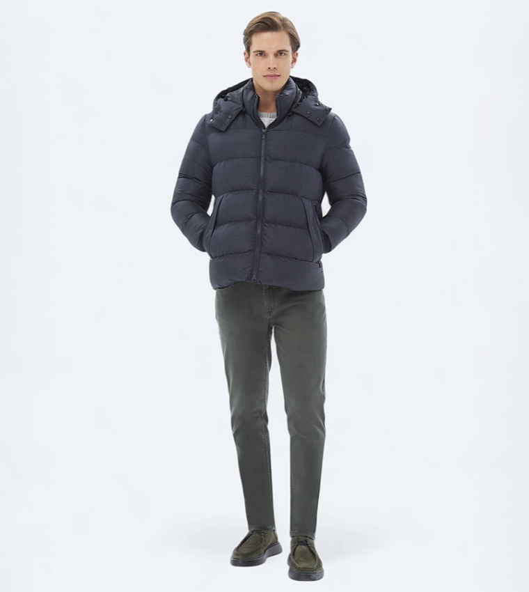 Solid Regular Fit Hooded Puffer Jacket
