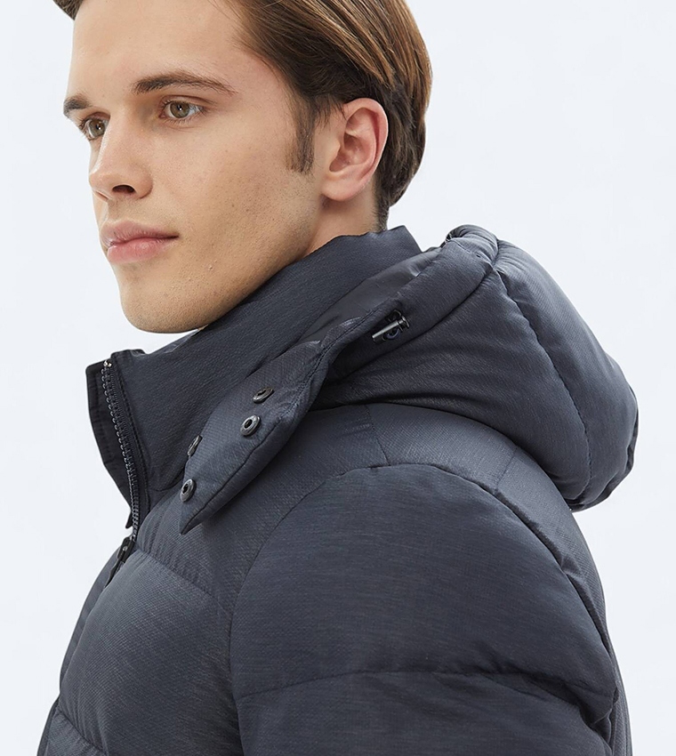Solid Regular Fit Hooded Puffer Jacket