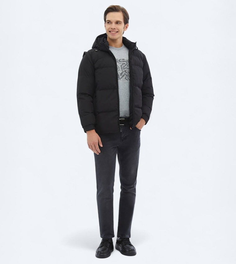 Solid Hooded Regular Fit Puffer Jacket
